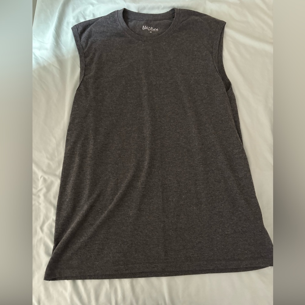 Medium Sleeveless Work Out Shirt